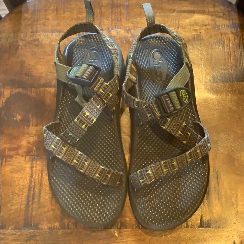 Men’s chacos size 6 - great condition